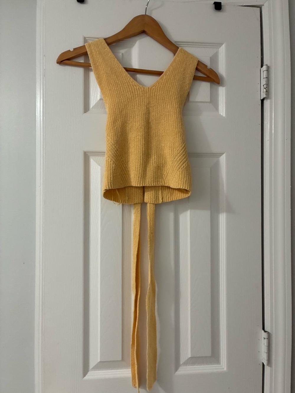 House of Harlow 1960 Pale Yellow Ribbed Knit Crop Top with Tie Straps